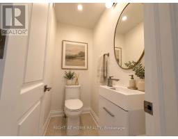 Bathroom - 4 - 57 Hepbourne Street, Toronto, ON M6H1K4 Photo 7