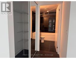 Bathroom - 812 - 121 St Patrick Street, Toronto, ON M5T0B8 Photo 7