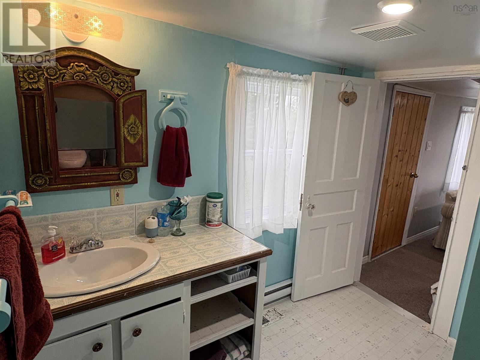 1933 West Ship Harbour Road - 25