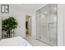1635 Bowness Road NW - photo 25