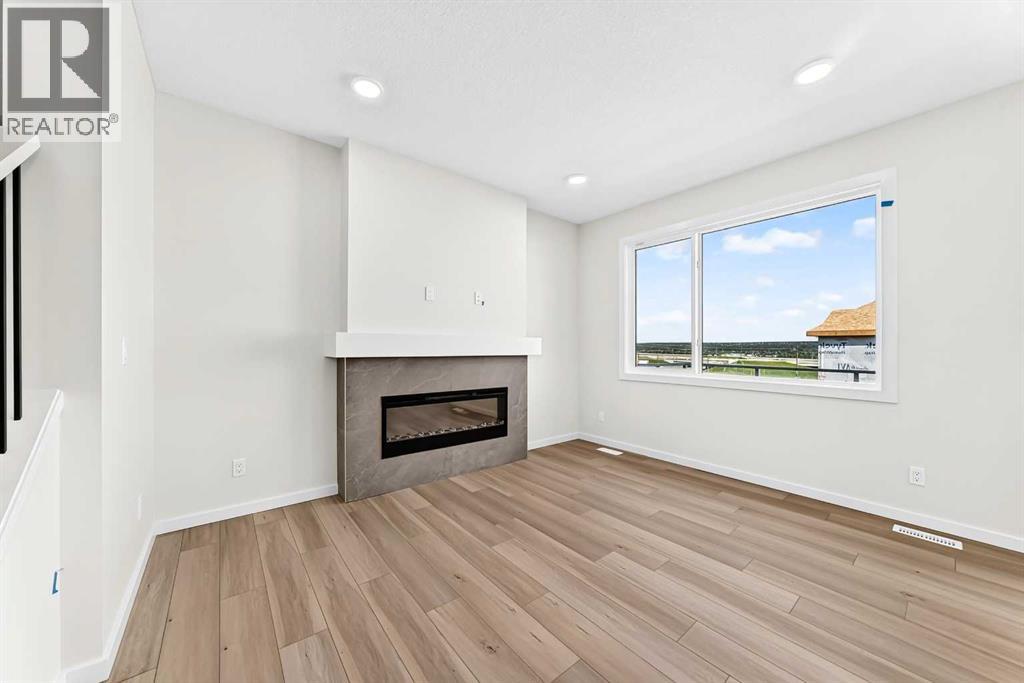 PLEASE NOTE: Photos are of a DIFFERENT spec home of a SIMILAR model – fit and finish may differ. Interior selections and floorplans shown in photos