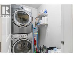1796 Denman St, Victoria, BC V8R1Y4 Photo 13