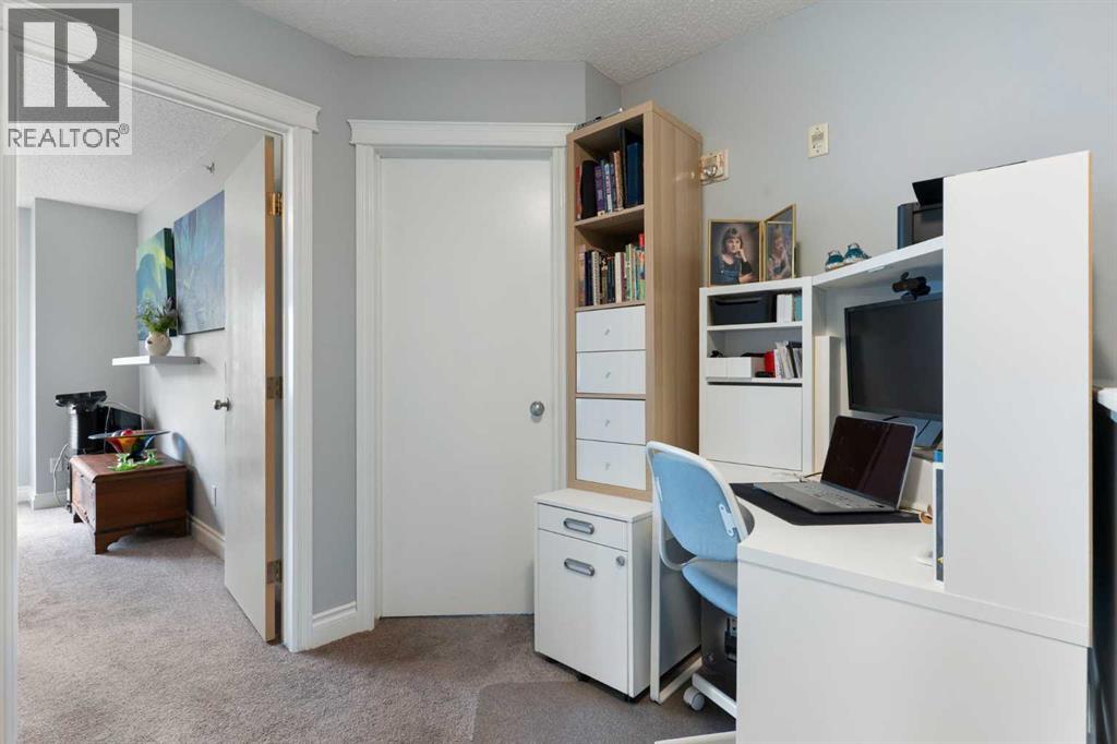 #8 2001 34 Avenue SW - 21