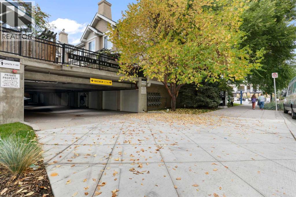 #8 2001 34 Avenue SW - 37