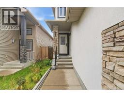 126 Saddlecrest Way NE - photo 2