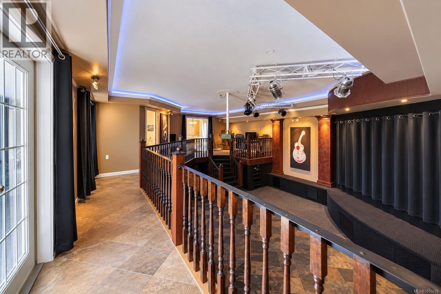 2070 Saras Way - 24