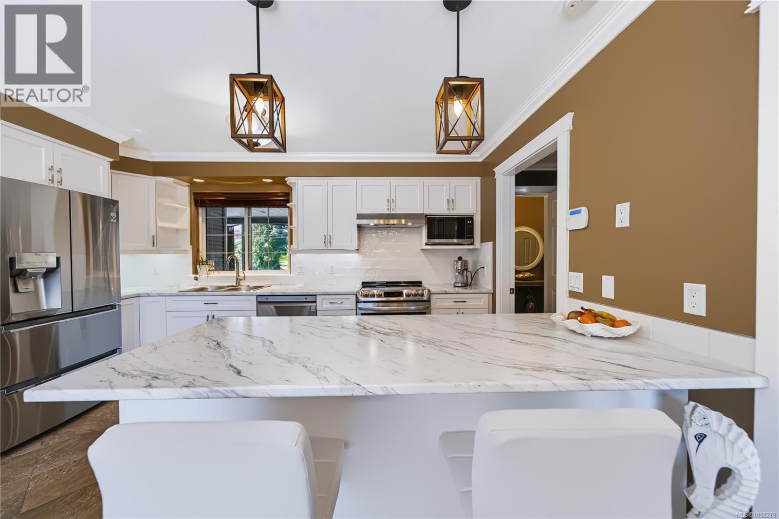 2070 Saras Way - 6