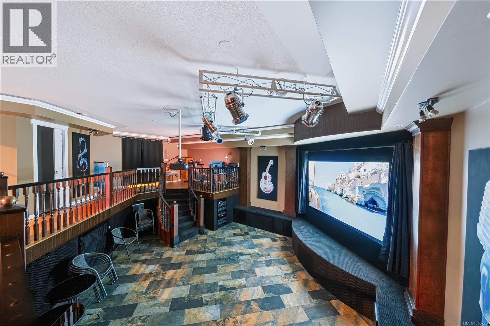 2070 Saras Way - 21