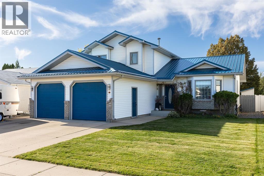 64 Huxley Green Northeast, Medicine Hat, Alberta, T1C1W2, Medicine Hat, Alberta — photo 2 of 5