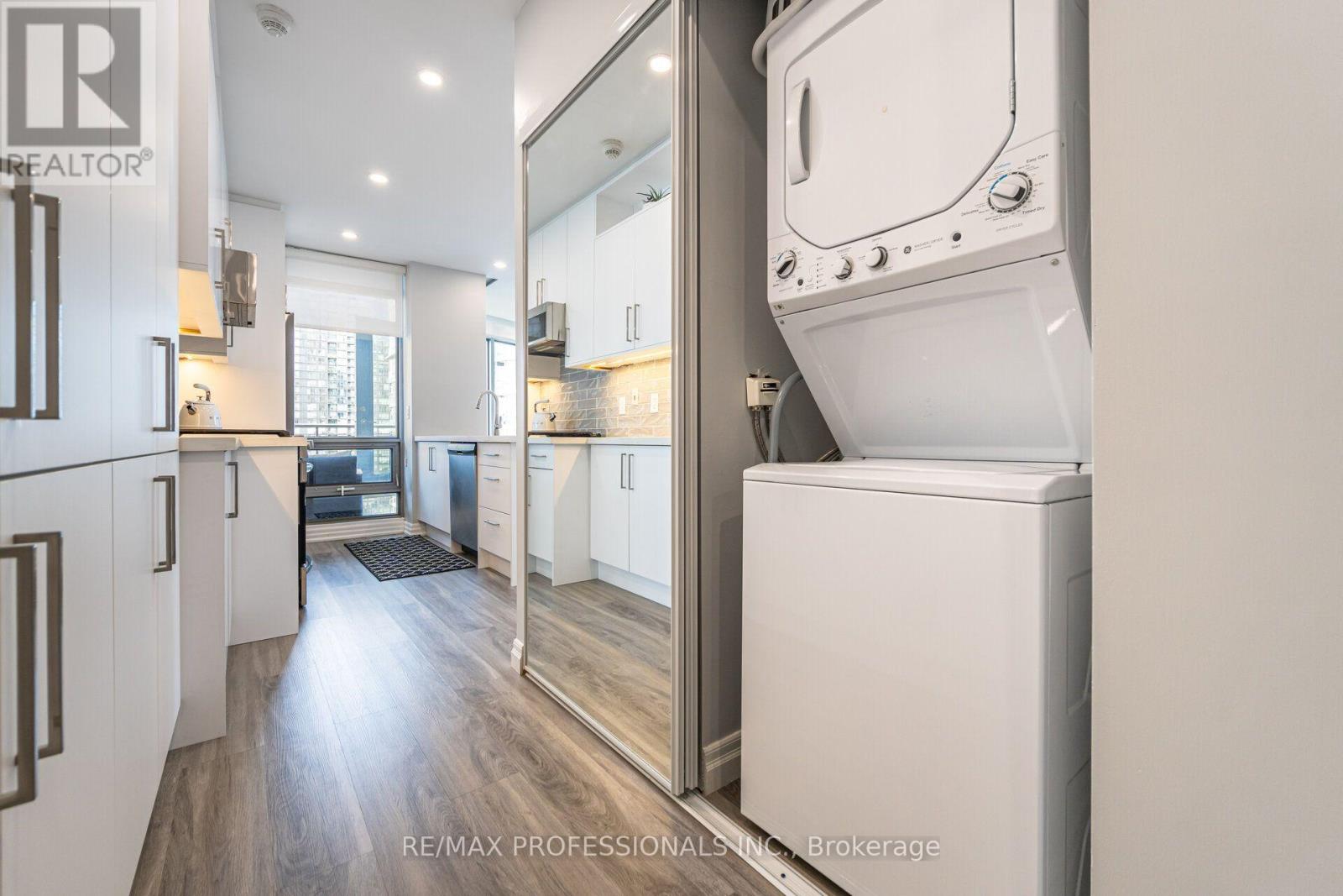 #2603 3 NAVY WHARF COURT - 28