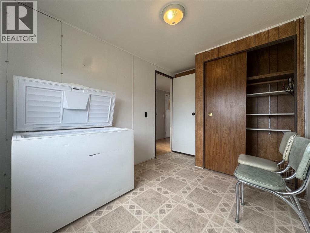 4814 59 Street - 32