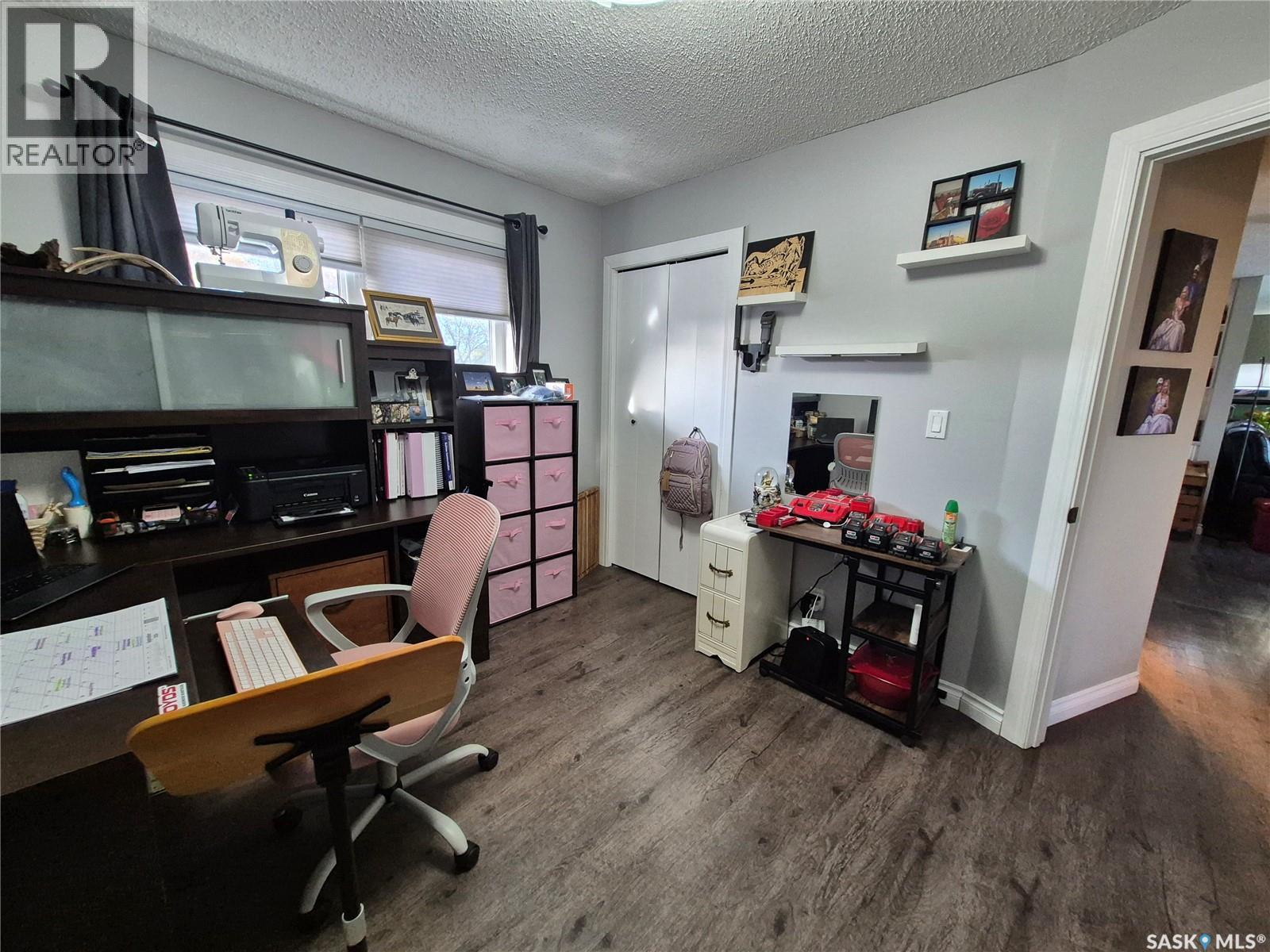 221 Bean CRESCENT, Weyburn — photo 21