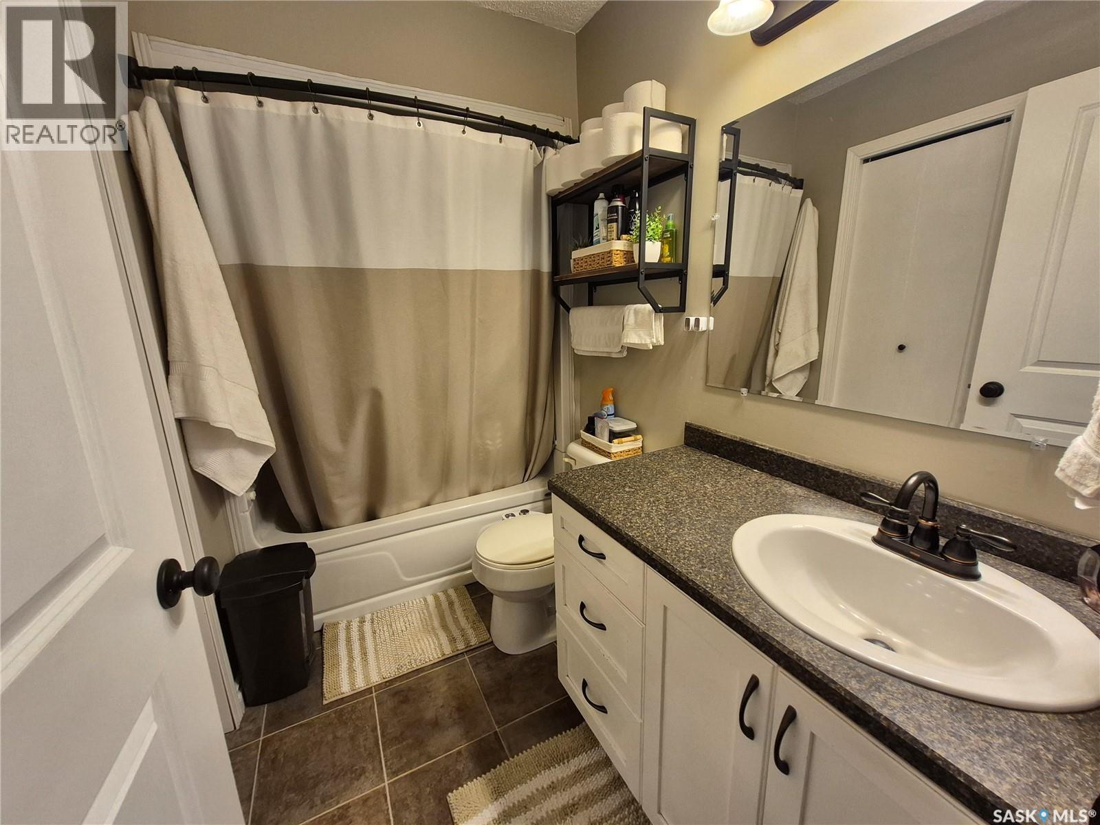 221 Bean CRESCENT, Weyburn — photo 22