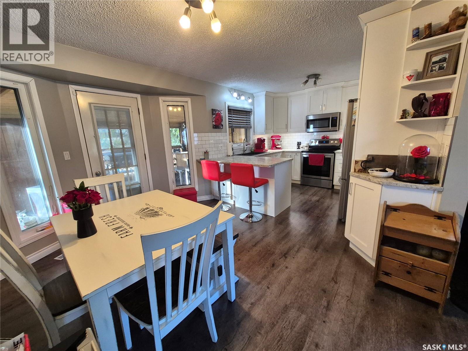 221 Bean CRESCENT, Weyburn — photo 4