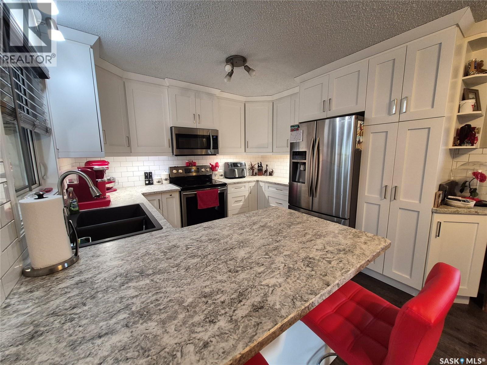 221 Bean CRESCENT, Weyburn — photo 7