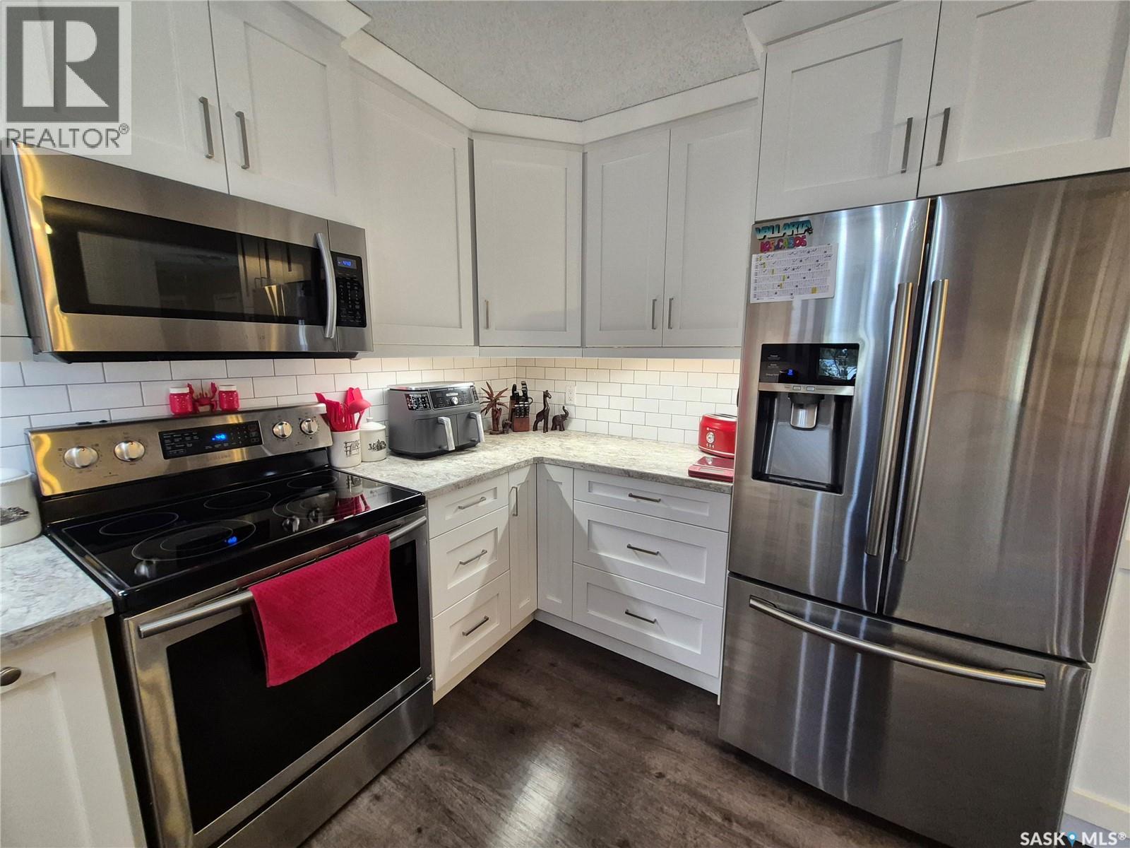 221 Bean CRESCENT, Weyburn — photo 9