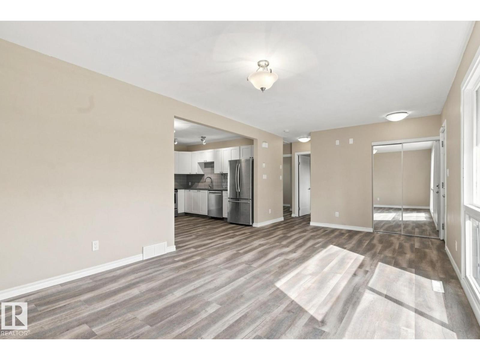 15812 110A AV NW - 10