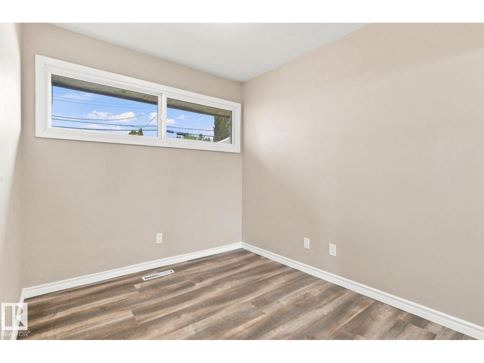 15812 110A AV NW - 24