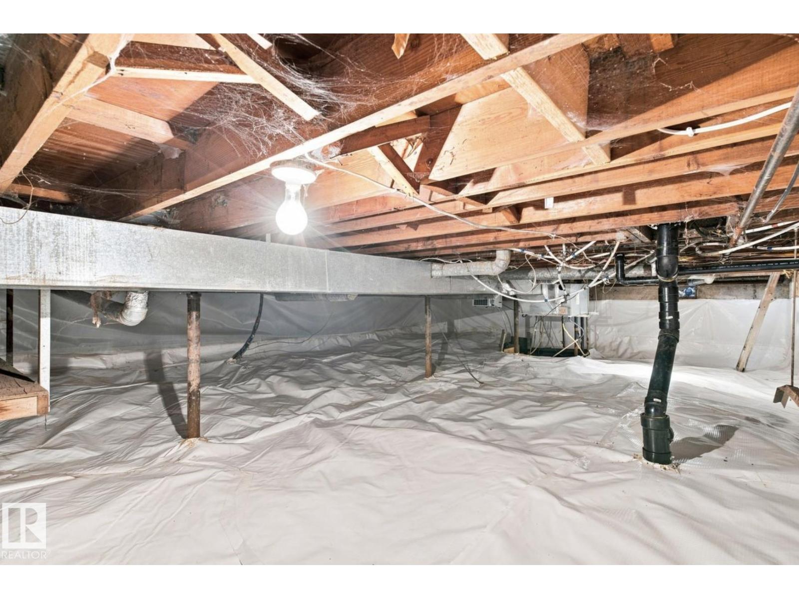 15812 110A AV NW - 28
