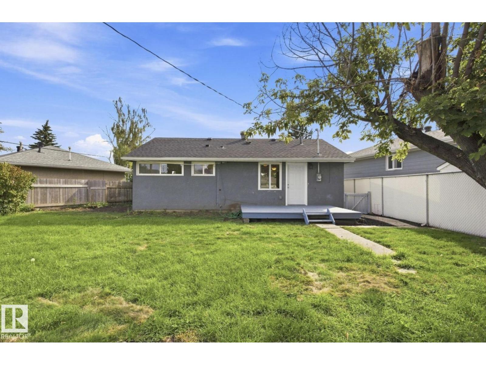 15812 110A AV NW - 34