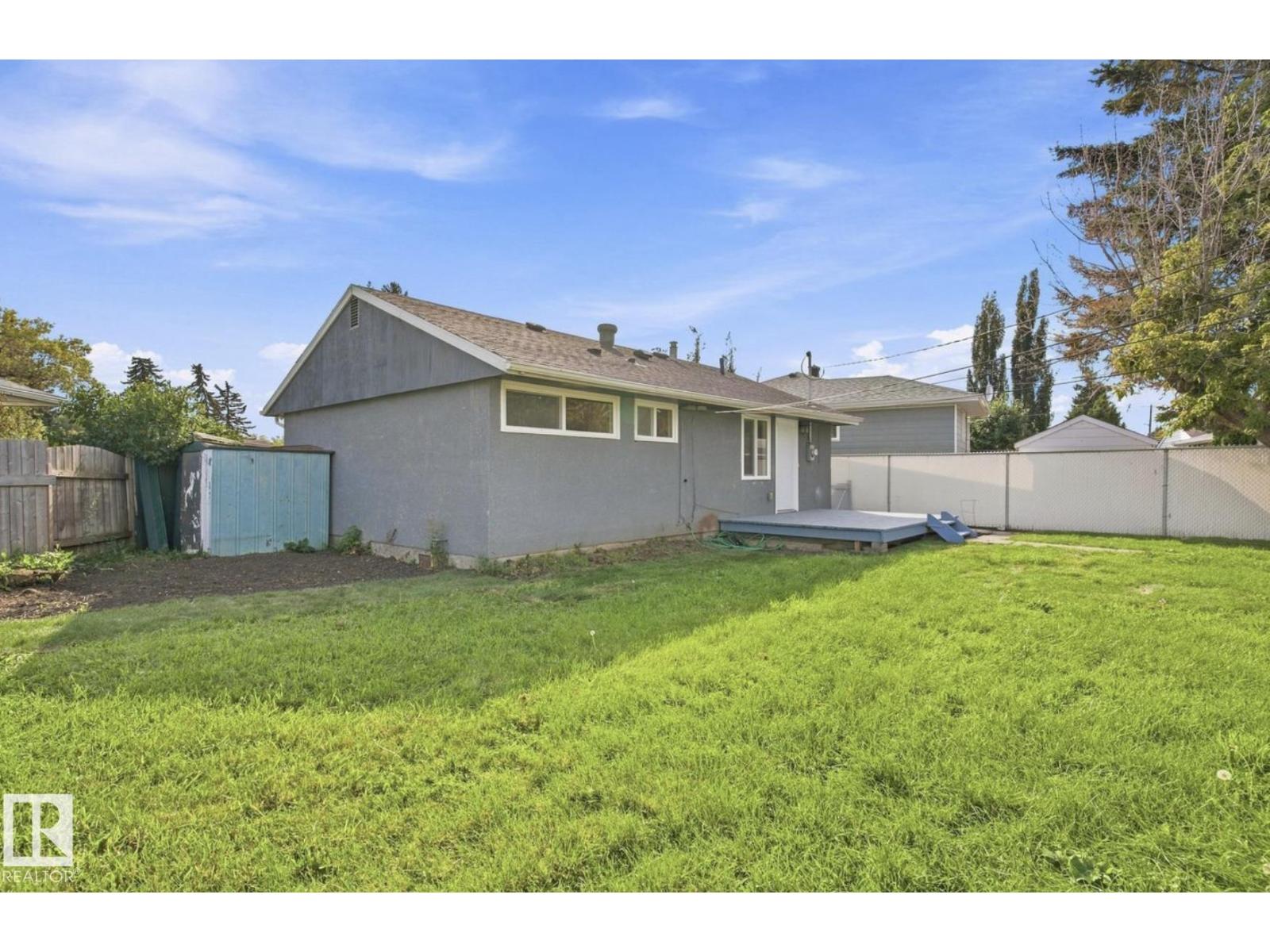 15812 110A AV NW - 35