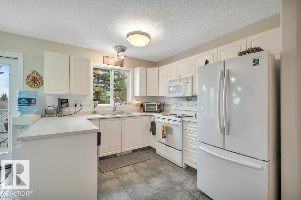 #13 65 Cranford DR - 17