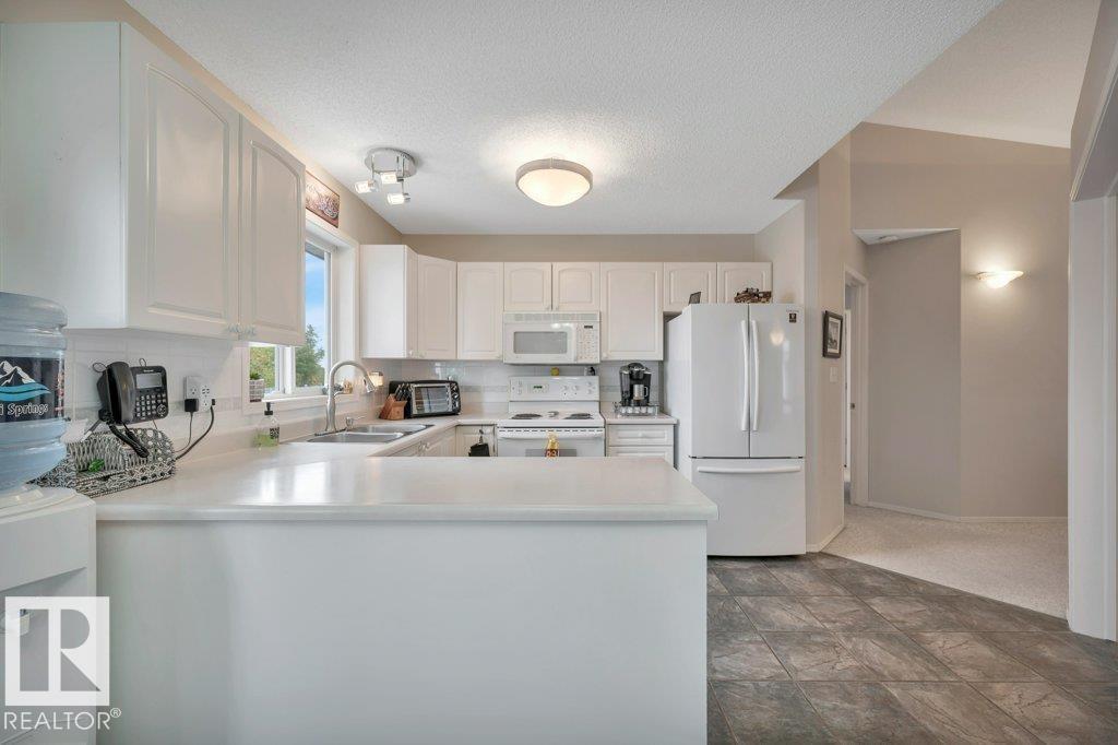 #13 65 Cranford DR - 18