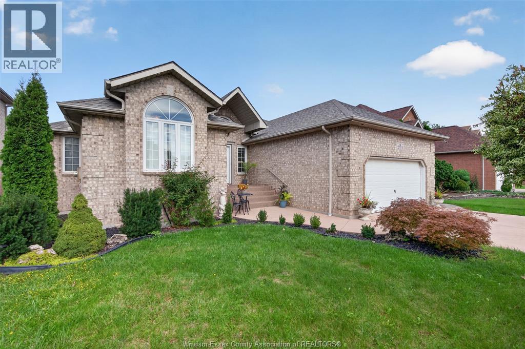 2703 LOMBARDY CRES, LaSalle, Ontario, N9H2L7, LaSalle, Ontario — photo 1 of 5