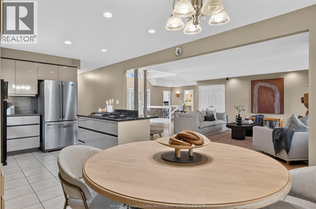 2703 LOMBARDY CRES - 17