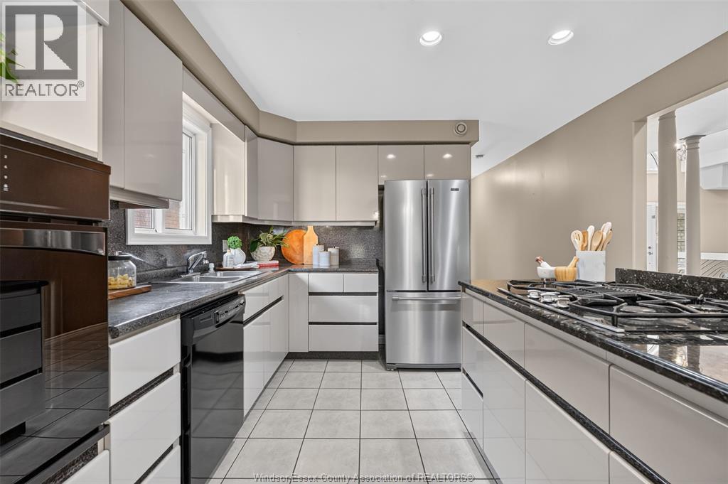 2703 LOMBARDY CRES - Image 19
