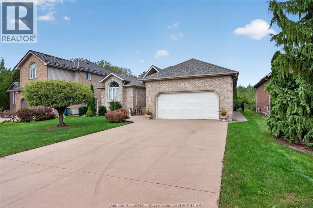 2703 LOMBARDY CRES, LaSalle, Ontario, N9H2L7, LaSalle, Ontario — photo 2 of 5
