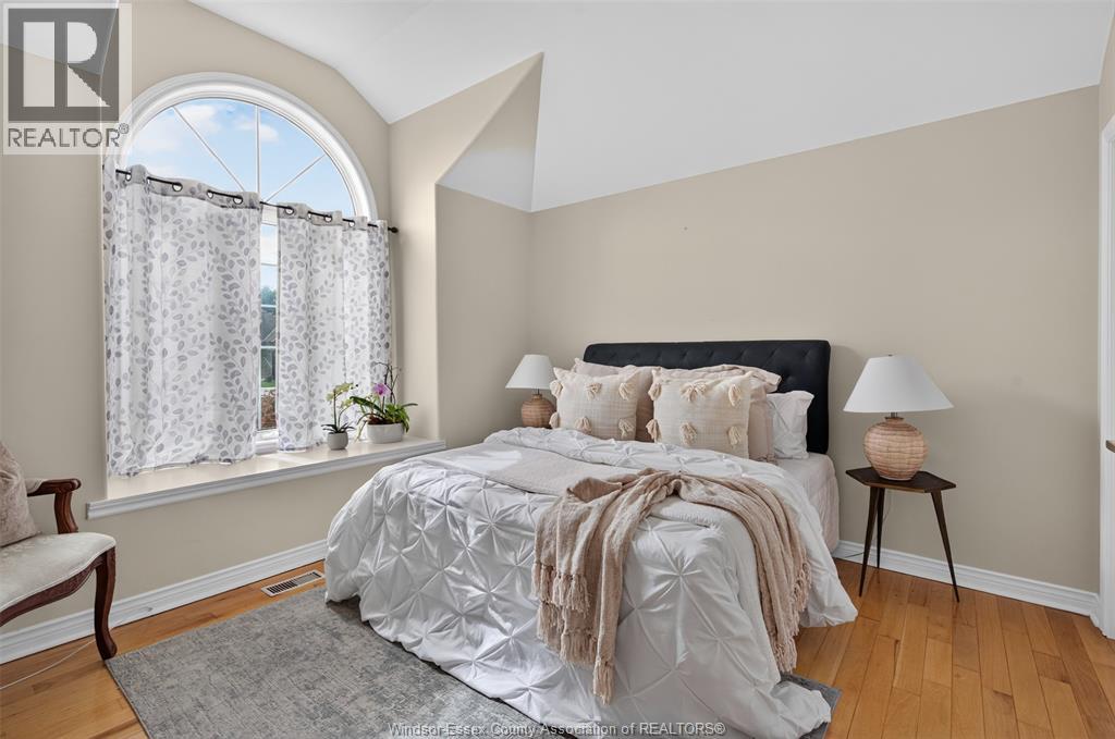 2703 LOMBARDY CRES - Image 24