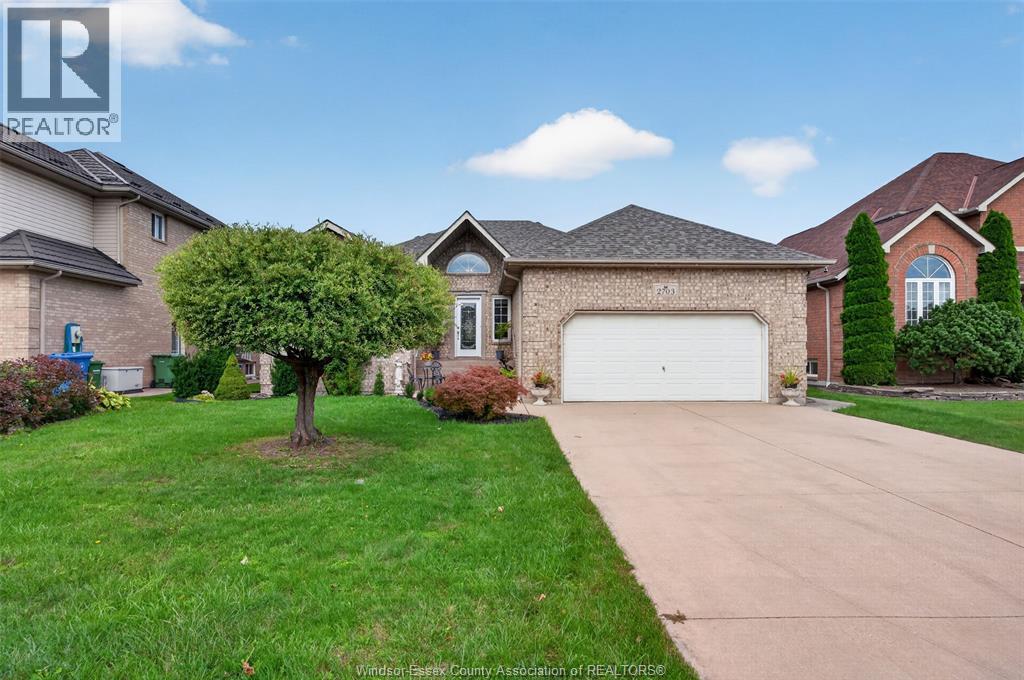 2703 LOMBARDY CRES, LaSalle, Ontario, N9H2L7, LaSalle, Ontario — photo 3 of 5
