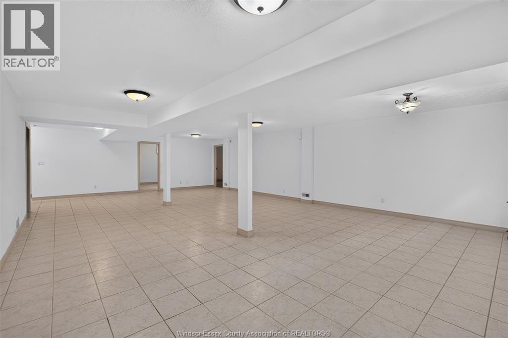 2703 LOMBARDY CRES - Image 37