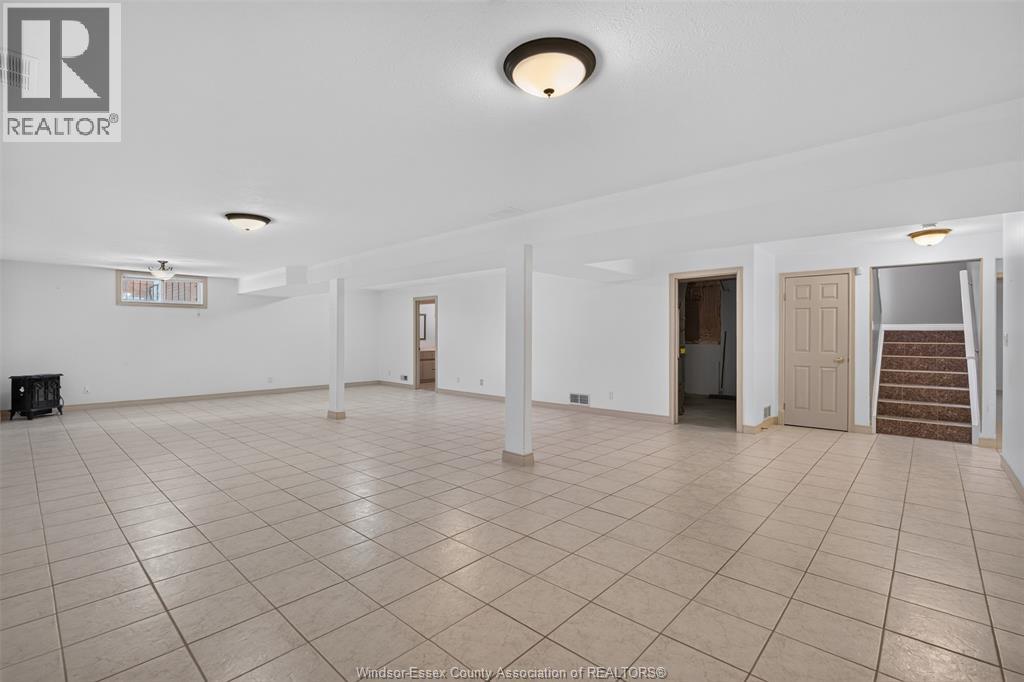 2703 LOMBARDY CRES - Image 38