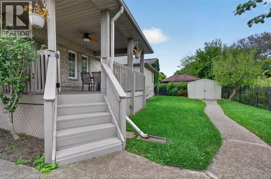 2703 LOMBARDY CRES - 49