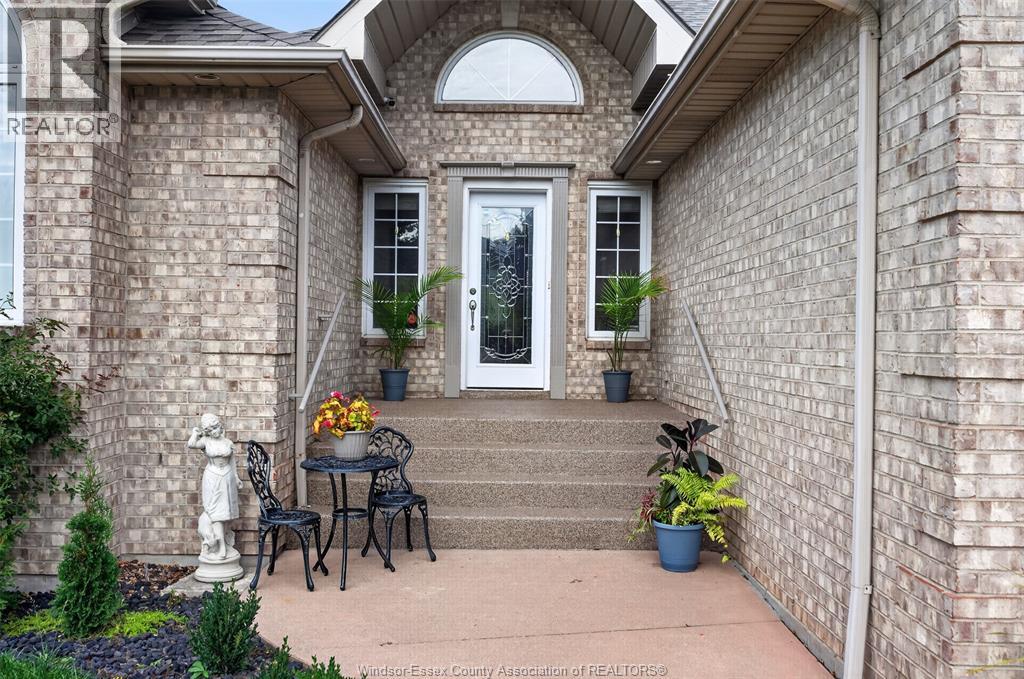 2703 LOMBARDY CRES, LaSalle, Ontario, N9H2L7, LaSalle, Ontario — photo 5 of 5