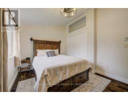 Foyer - 1077 Queen Street, Howick, ON N0G2X0 Photo 12