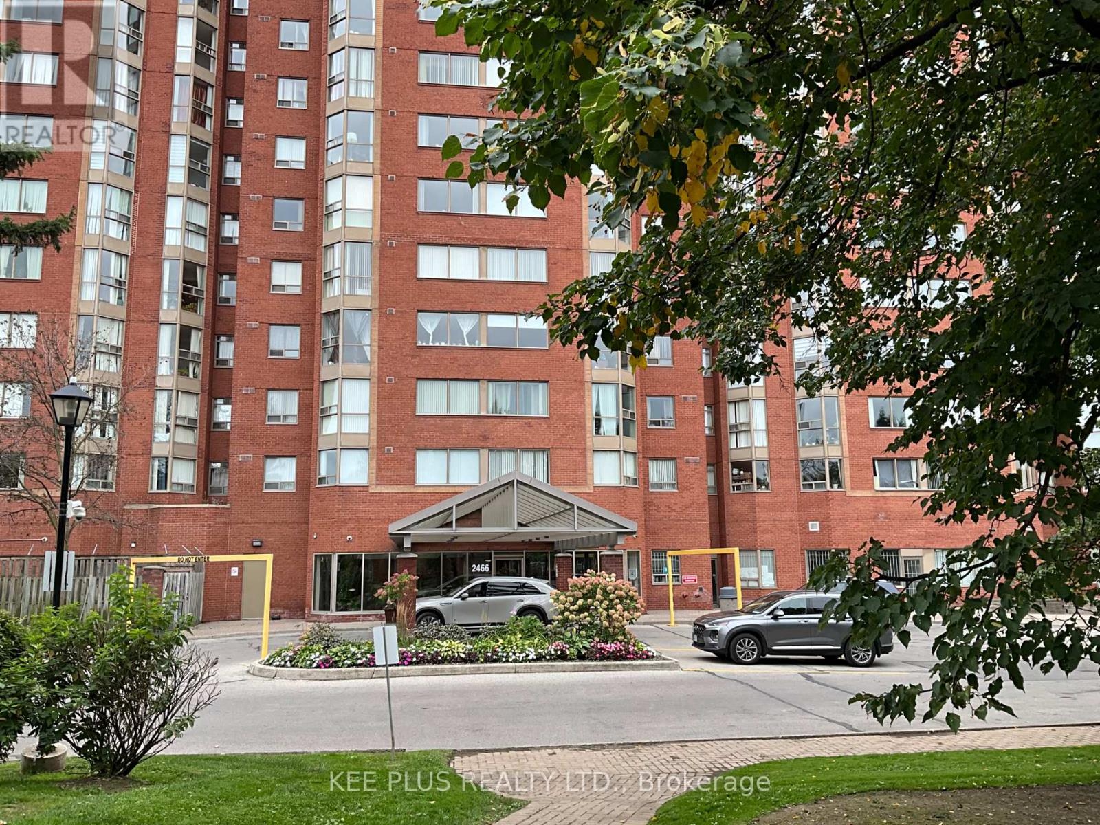 #819 2466 EGLINTON AVENUE E - 4