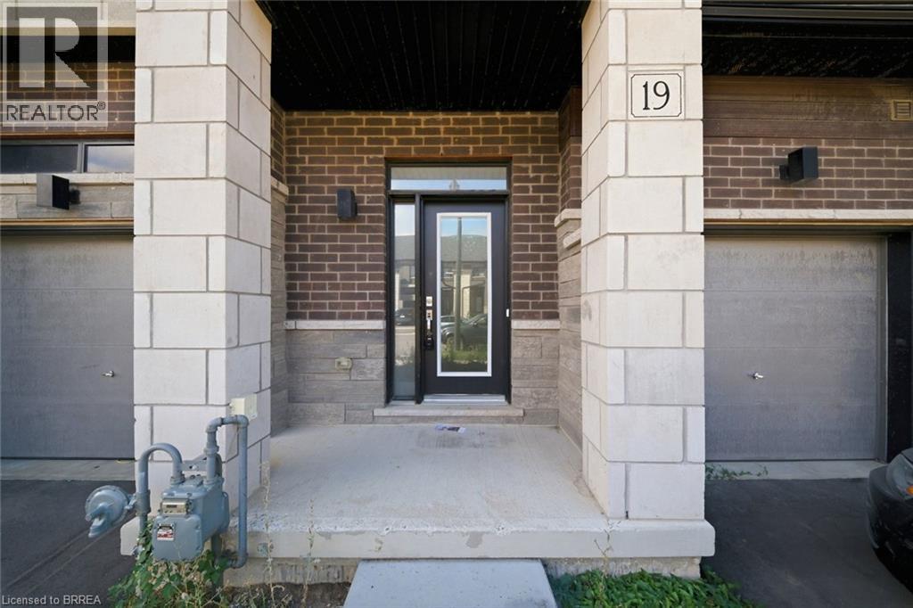19 BOWERY Road, Brantford — photo 3
