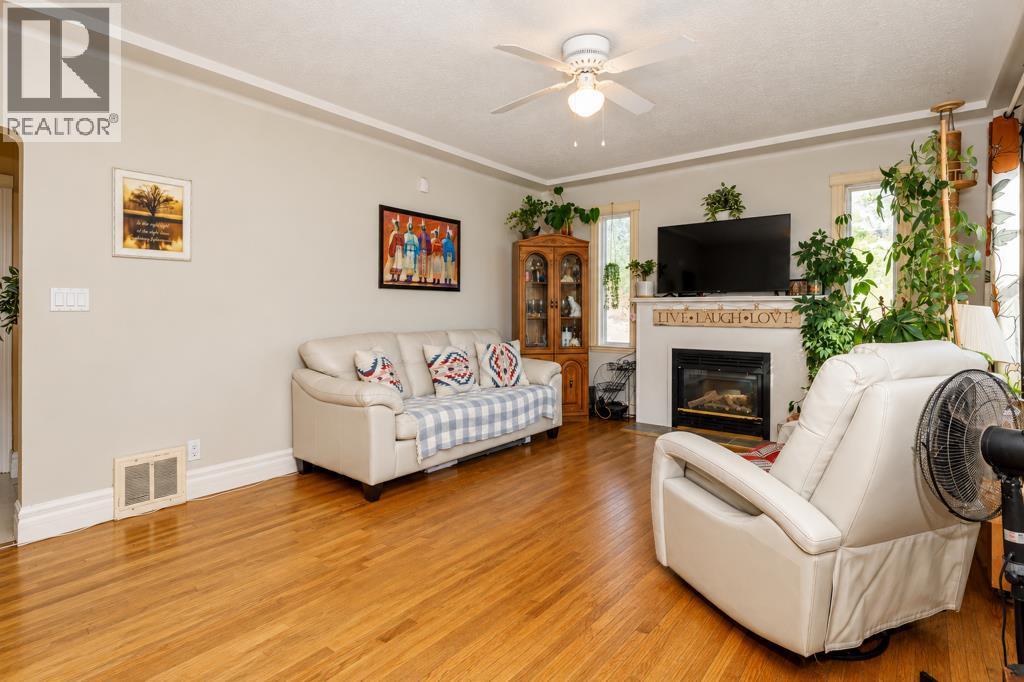 Listing photo – 4518 52 Street, Wetaskiwin