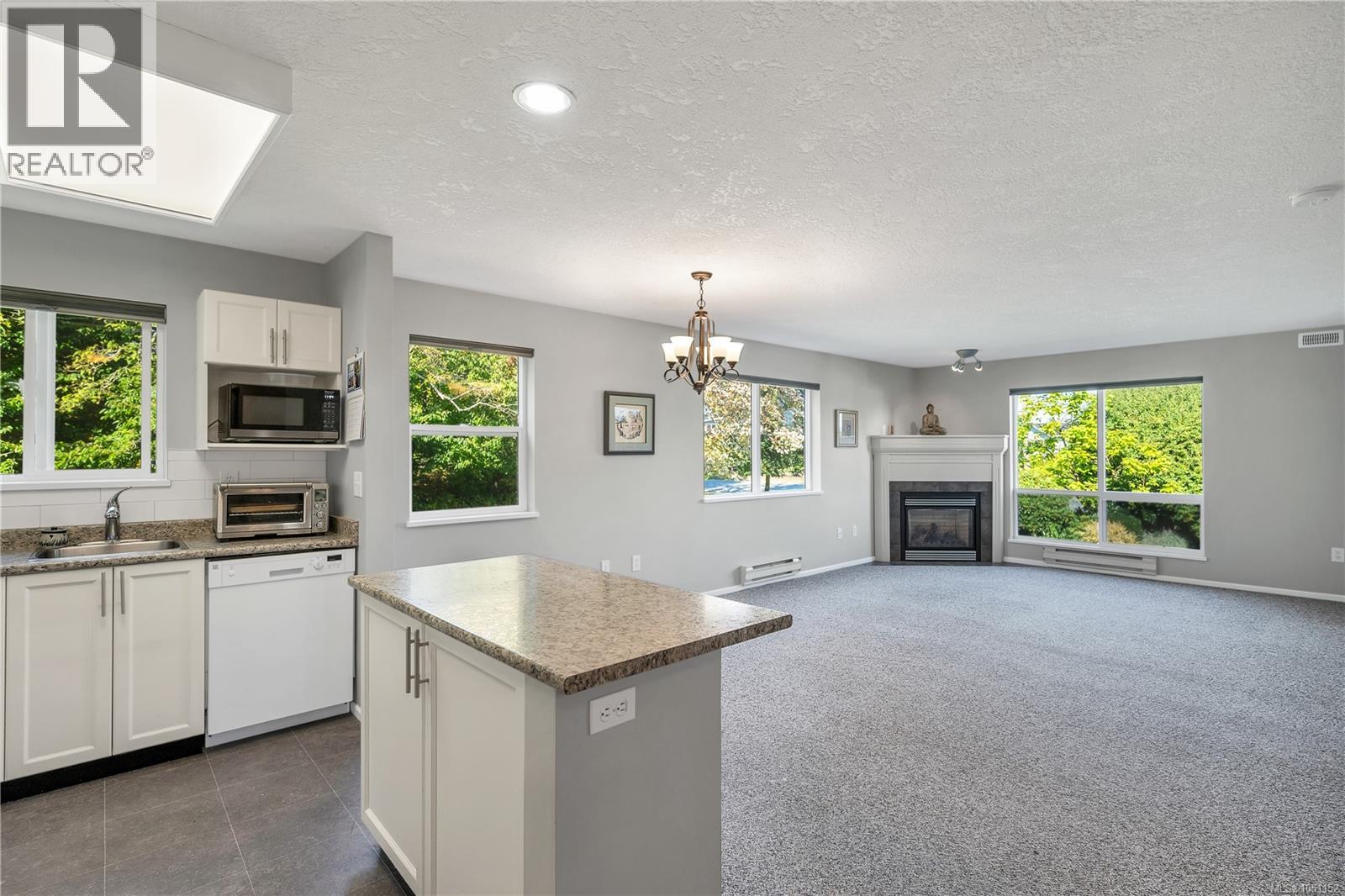 #105 155 Erickson Rd - 5