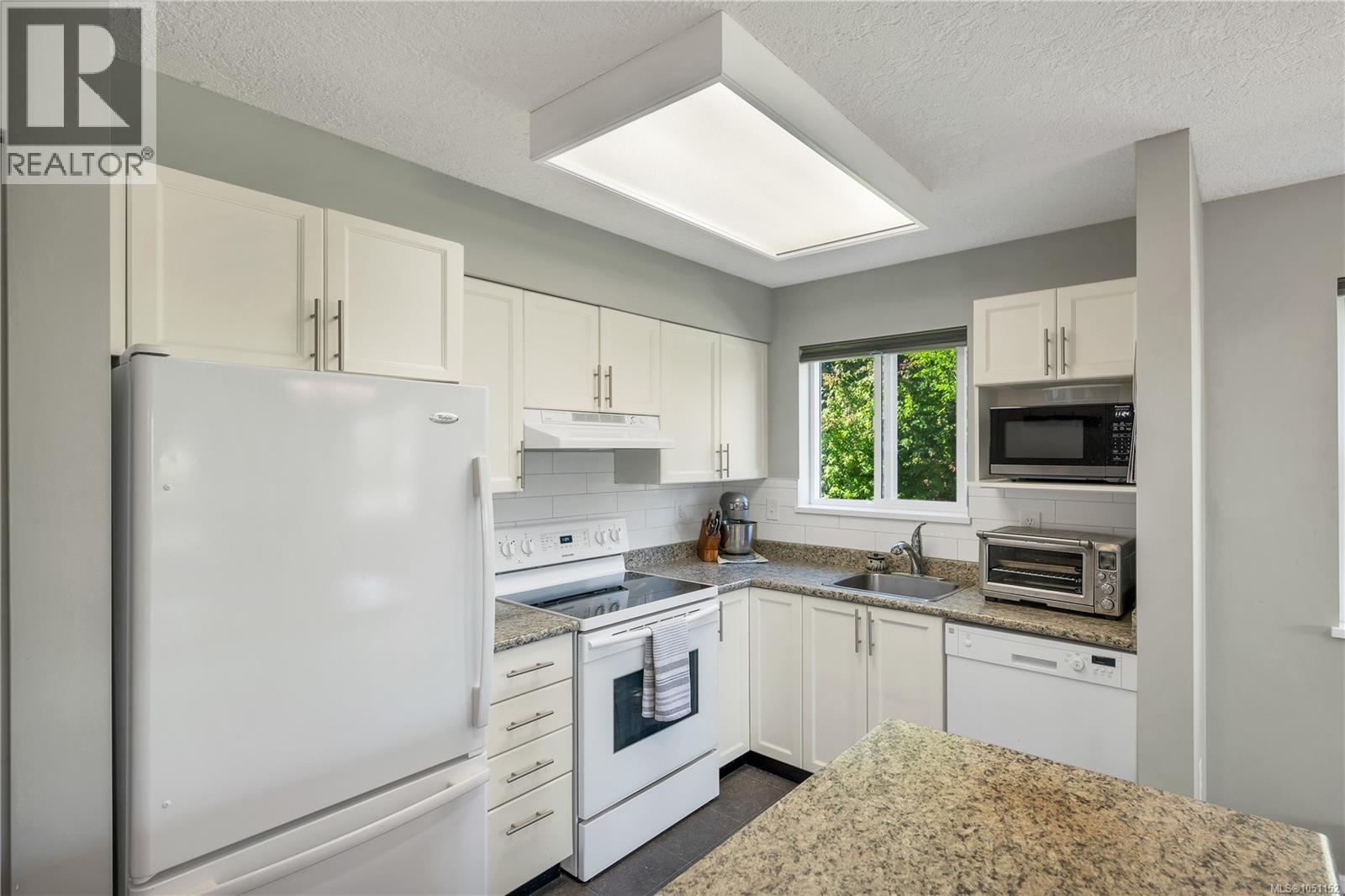 #105 155 Erickson Rd - 7