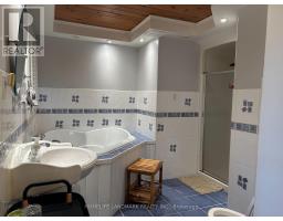Kitchen - 642 North Shore Dr E Drive, Otonabee South Monaghan, ON K0L1B0 Photo 10