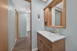 25 Shay Crescent, Winnipeg, MB R2N1A7 Photo 24