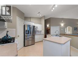 4pc Bathroom - 13 Somerset Gate Sw, Calgary, AB T2Y3G9 Photo 8