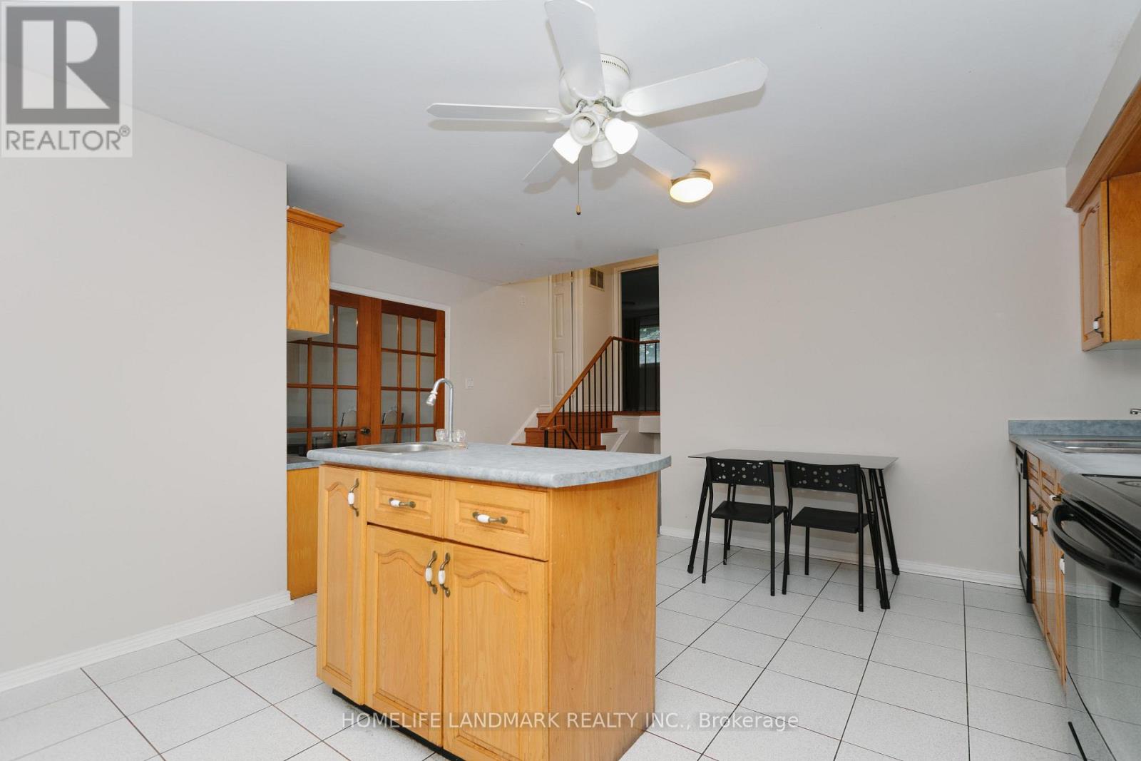 22 BLENHEIM DRIVE, Brampton (Heart Lake East) — photo 9