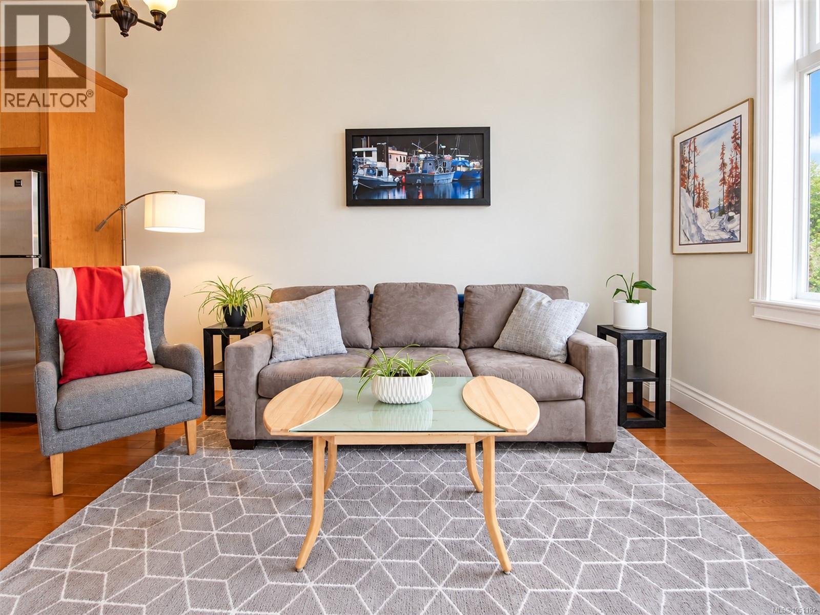 #407 1602 Quadra St - 5