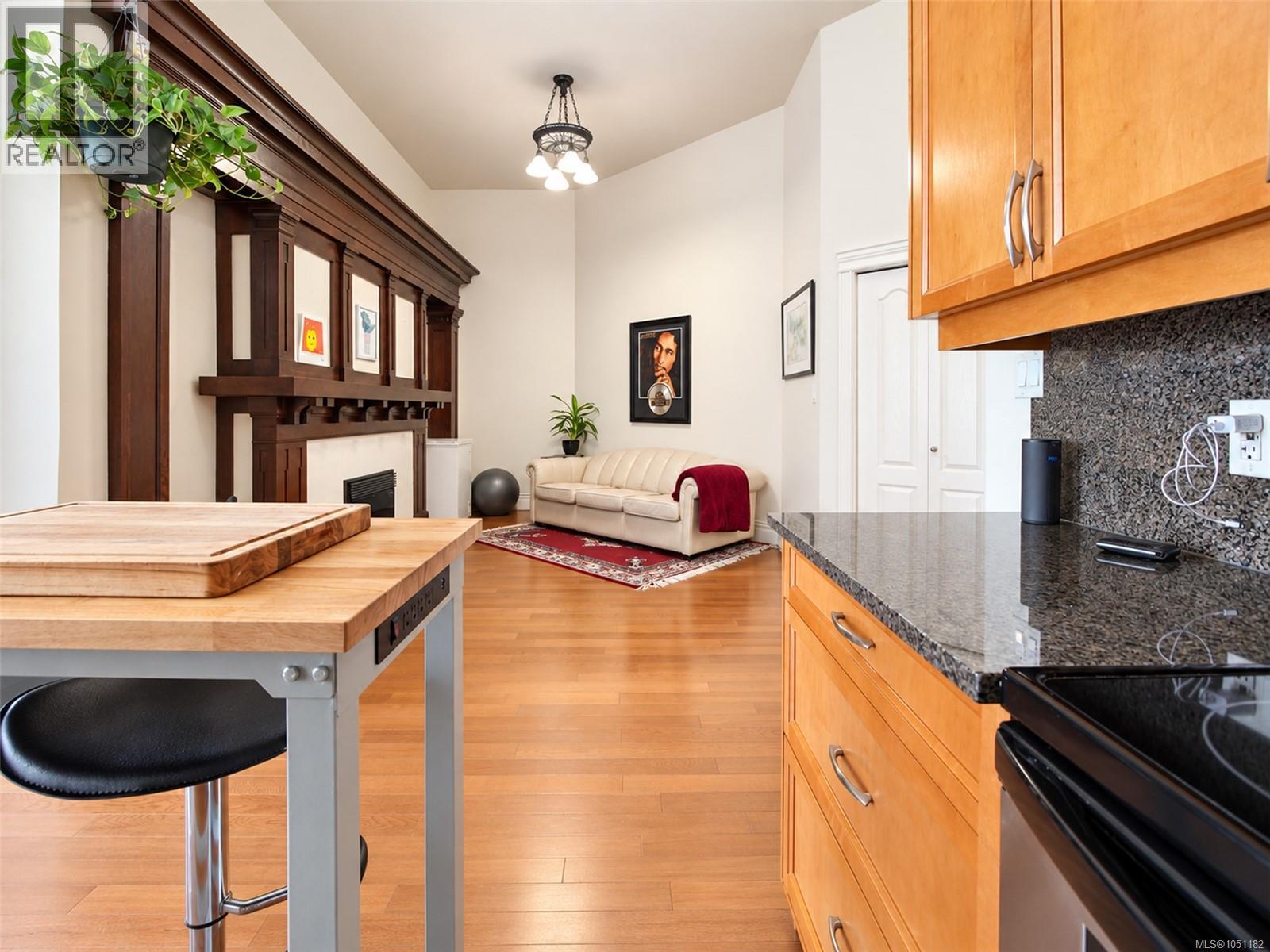 #407 1602 Quadra St - Image 8