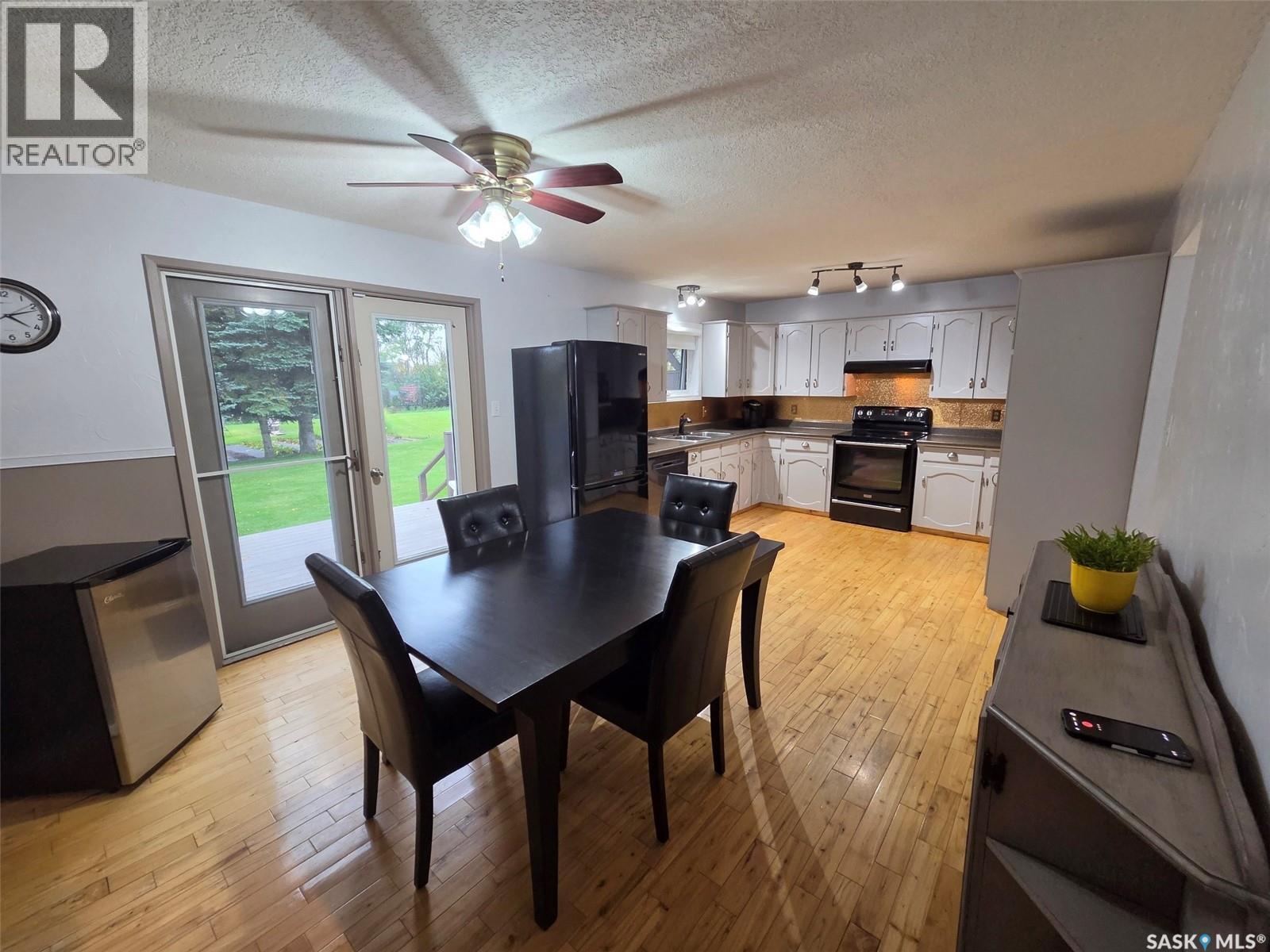 228 Railway AVENUE, Wawota — photo 16